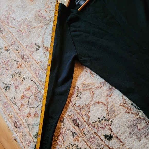 ...Womens Tahari extra fine merino wool sweater. - Picture 4 of 5